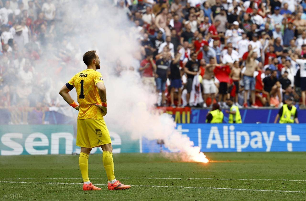 西甲球员工资排名前二十曝光！皇马11人巴萨7人！姆巴佩每周469万